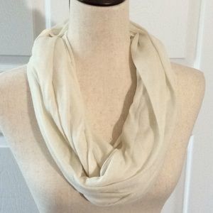 NWOT Pristine Infinity Loop Scarf